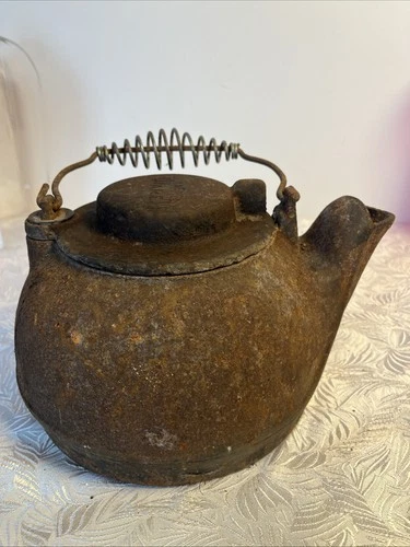 Vintage Wagner Ware Sydney Ohio Cast Iron Steam Kettle With Coil Wire Handle