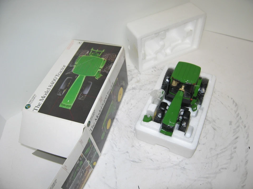 1/32 JOHN DEERE 8400 PRECISION CLASSIC #8 NIB UNDISPLAYED w/PLASTIC - Image 3 of 3