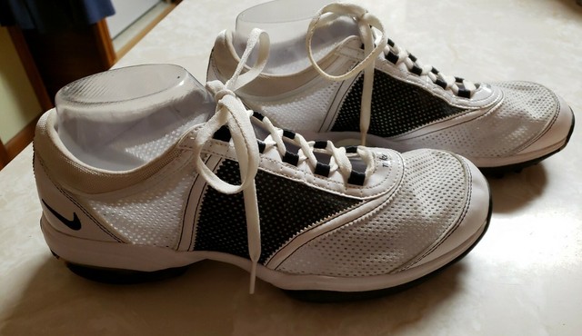 nike tongueless shoes