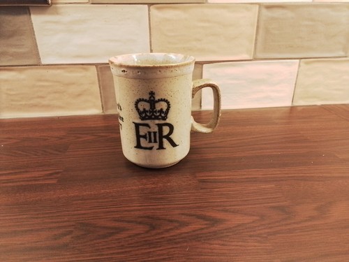 Vintage Dunoon Pottery Queen Elizabeth II QE2 ER Silver Jubilee Mug 1952 - 1977