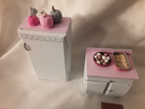 Miniature Dollhouse Furniture lot Kitchen Sink Stove Frig Food 1:12 pink white - Picture 10 of 12
