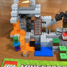 Lego Minecraft 21113 The Cave with Manual