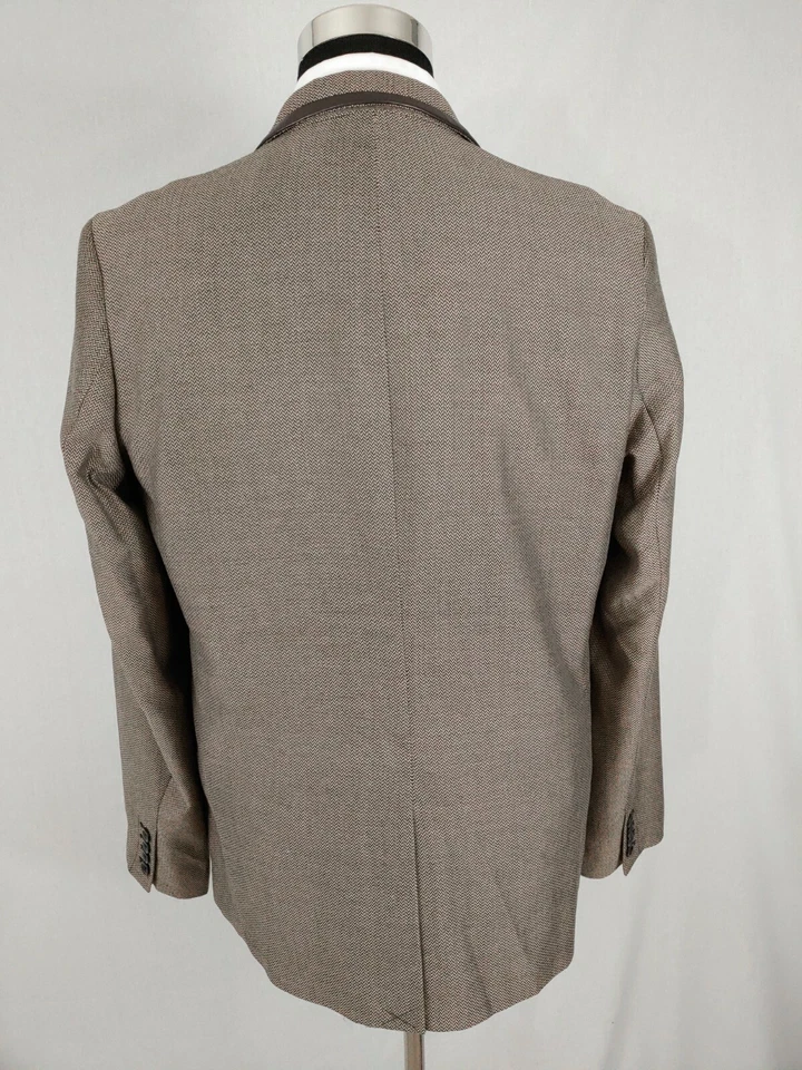 Structure Men’s 2-Button Brown Herringbone Tweed Sport Coat Size Large Slim  - Image 3 of 4