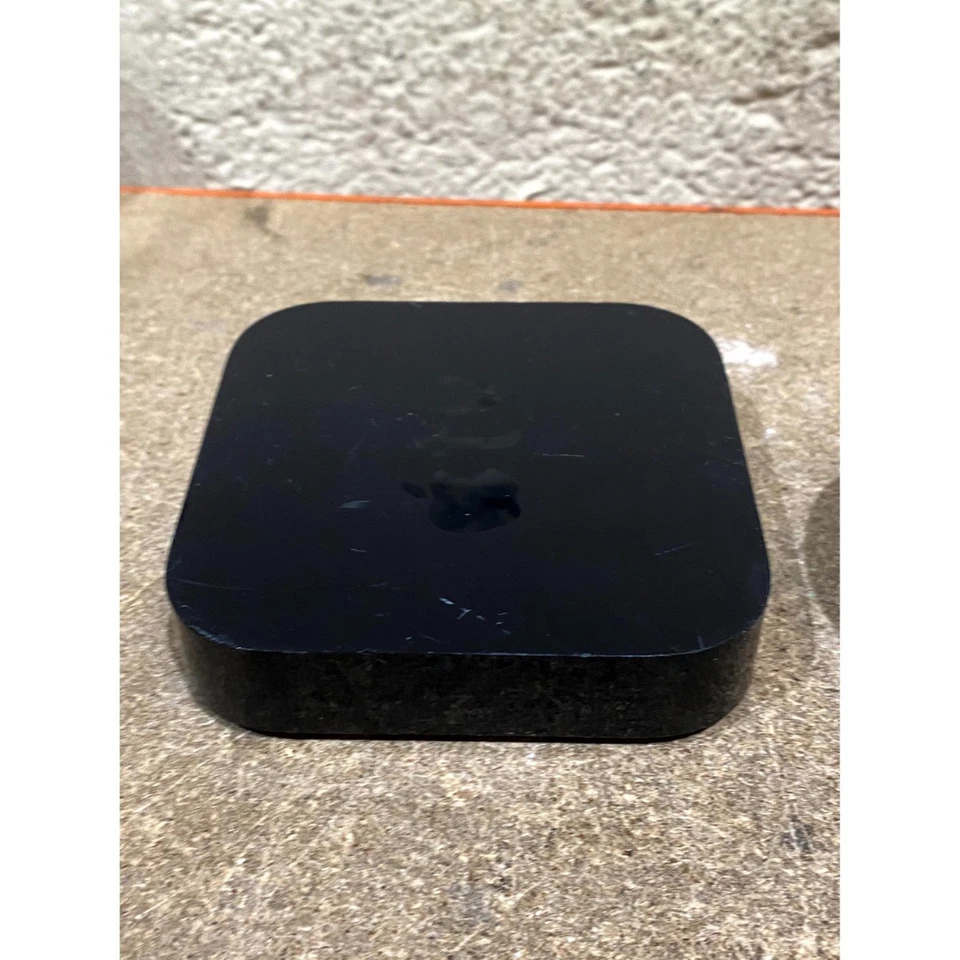 Apple TV (2nd-Gen) A1378 Media Streaming Player Black HDMI with Remote & Cable - Image 3 of 4