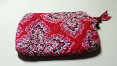 Vera Bradley Small Cosmetic Bag in "Retired" FRANKLY SCARLET Preowned - Picture 2 of 3