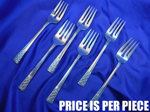 LUNT COLUMBINE STERLING SILVER SALAD FORK - EXCELLENT CONDITION