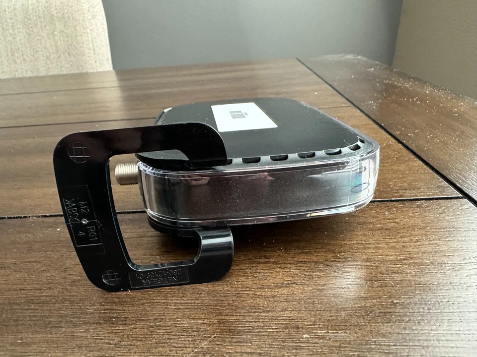 NETGEAR Cable Modem CM400 | For Cable Plans Up to 340 Mbps | DOCSIS 3.0 - Image 4 of 4