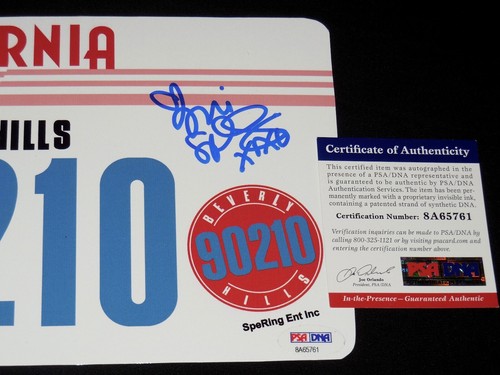 TORI SPELLING AUTOGRAPHED LICENSE PLATE (BEVERLY HILLS 90210) - PSA DNA! - Picture 2 of 2