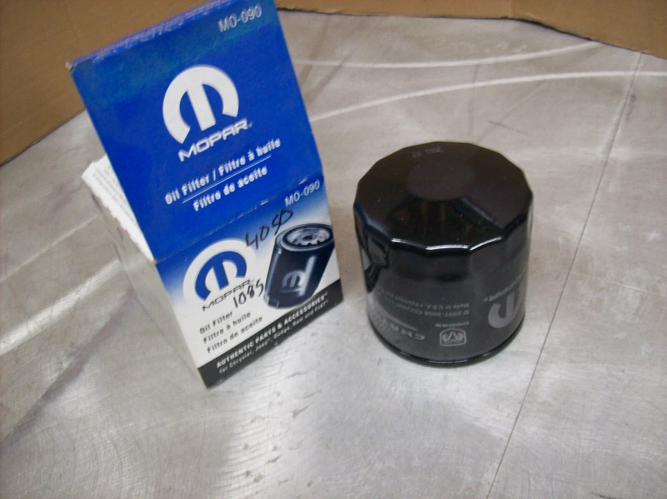 Mopar Oil Filter MO-090 - Image 1 of 1