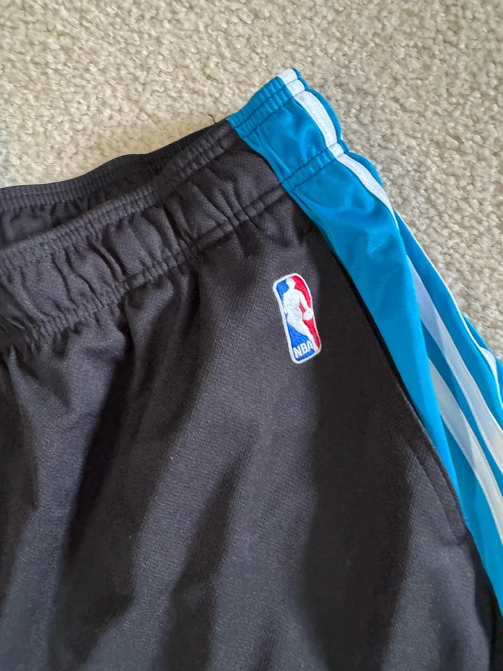 Adidas New Orleans Hornets Pelicans Shorts Mens XXL NOLA VTG rare NBA shorts - Image 2 of 3