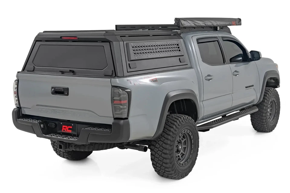 Rough Country Truck Bed Cap Modular | 5' Bed | Toyota Tacoma 2WD/4WD (2016-2023) Foto 3 de 4