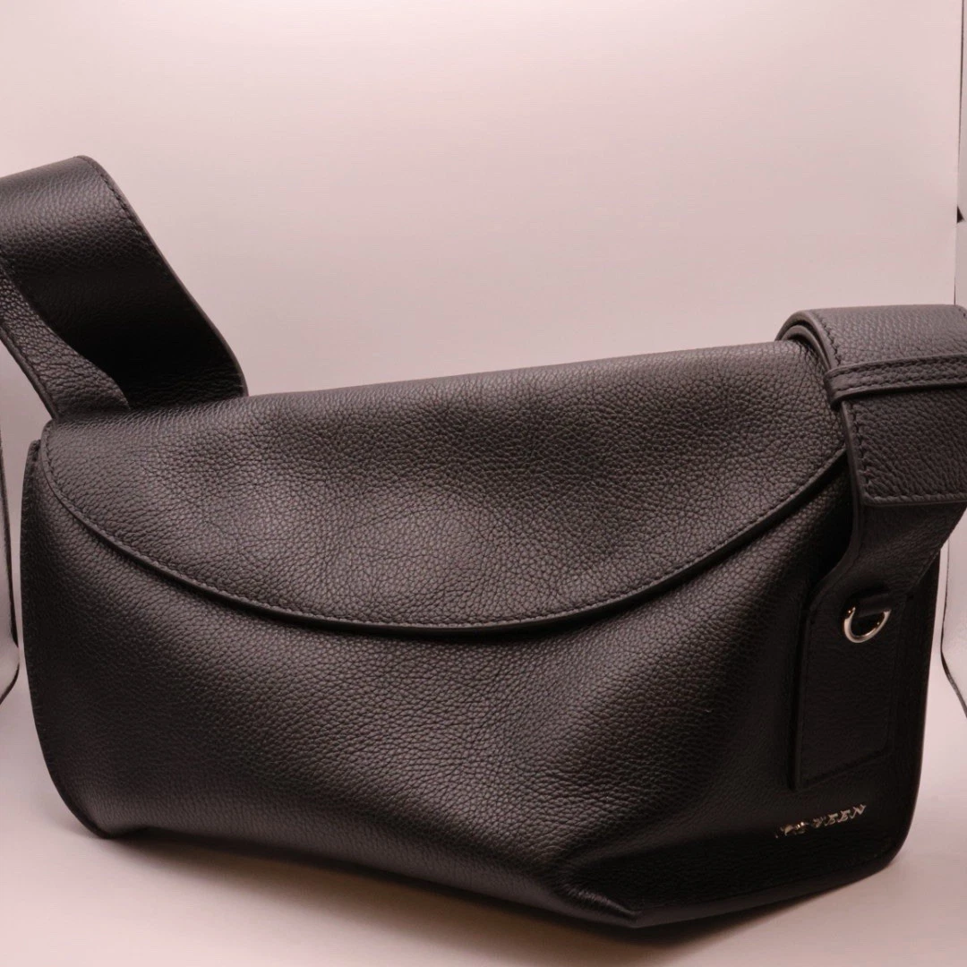 Alexander McQueen — Mqueen T-Bar Sling Bag