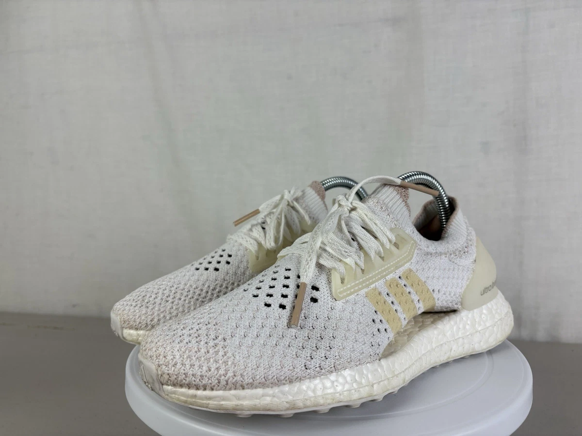 adidas gazelle silver green womens adidas ULTRABOOST 22 Running Shoes | Triple White main image 1
