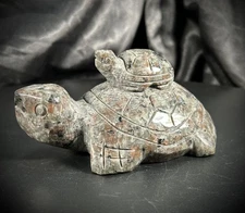 4.64" Yooperlite Mama and Baby Turtle Carving 12.8oz UV Reactive