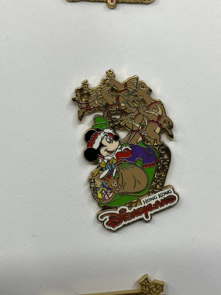罕见迪士尼乐园香港神奇圣诞节 2005 搪瓷徽章 3 件套 米奇 — 第 3/4 张图片