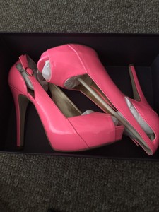 guess tilda heels