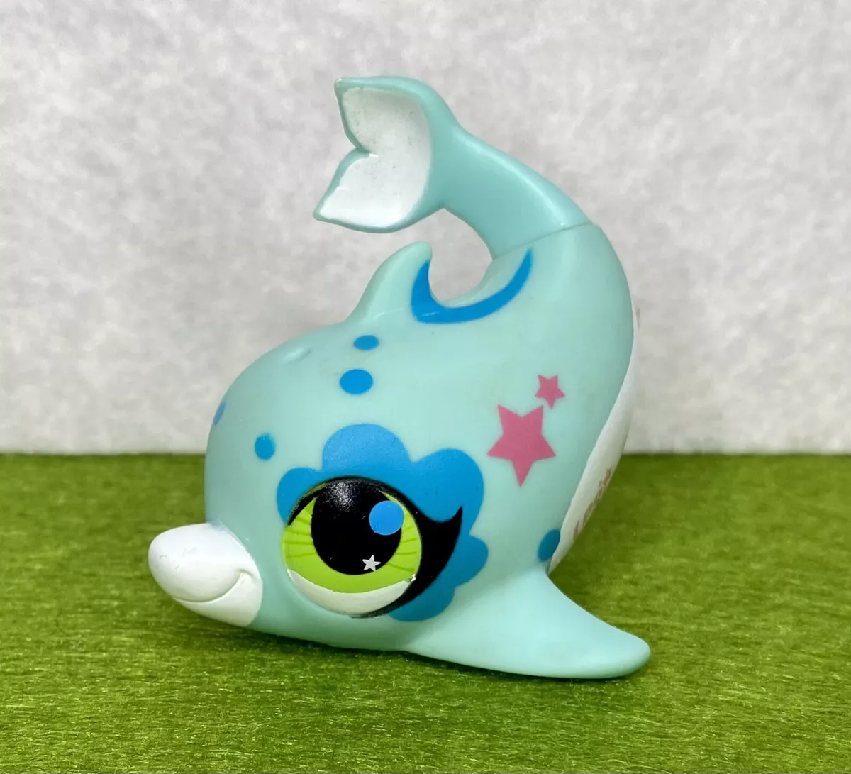 Littlest Pet Shop LPS 2687 Blue Totally Talented Dolphin Green Eyes Pink Star