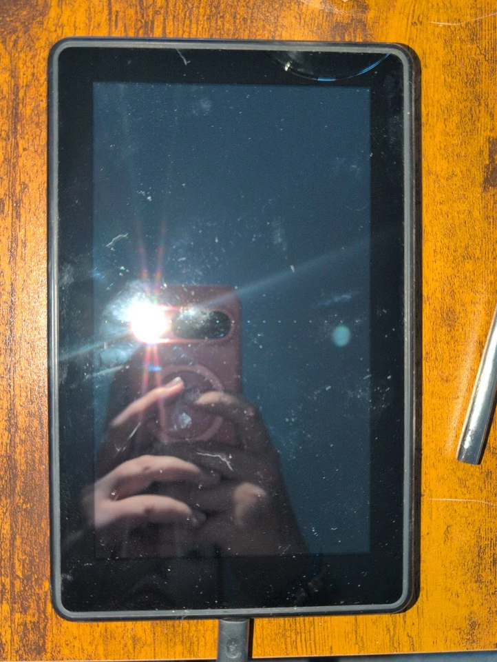 Amazon Kindle Fire Tablet 7 (8GB Wi-Fi) Guter Zustand