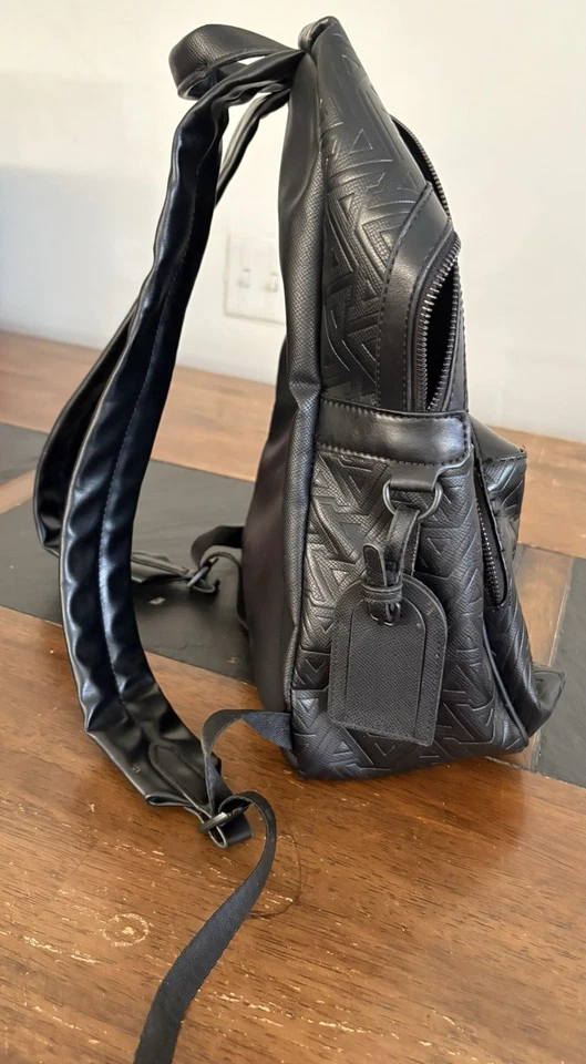 Mochila Aldo Ennio Cuero Negro Bolsillo Interior Correa de Hombro Ajustable Foto 4 de 4