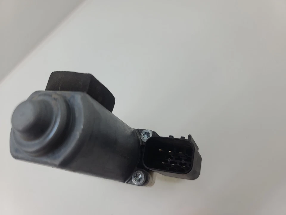 Двигатель регулятора переднего правого пассажирского окна 2013-2018 Dodge RAM 1500 2500 3500 - Изображение 2 из 4