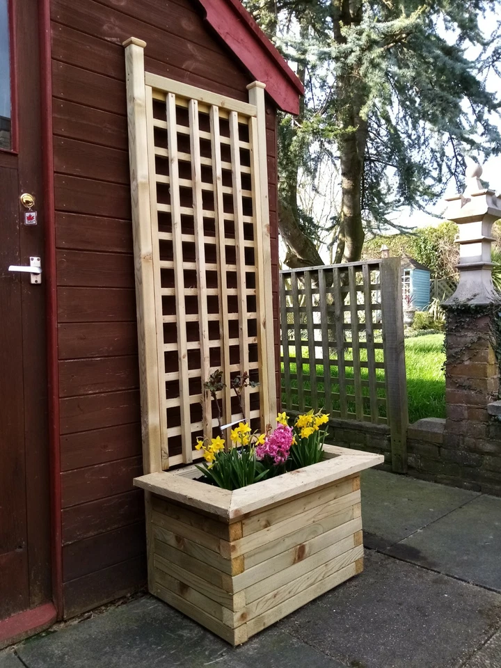 The Broadway Rustic Block Tanalised Wood Garden Patio Planter with Trellis Panel - Image 2 of 4