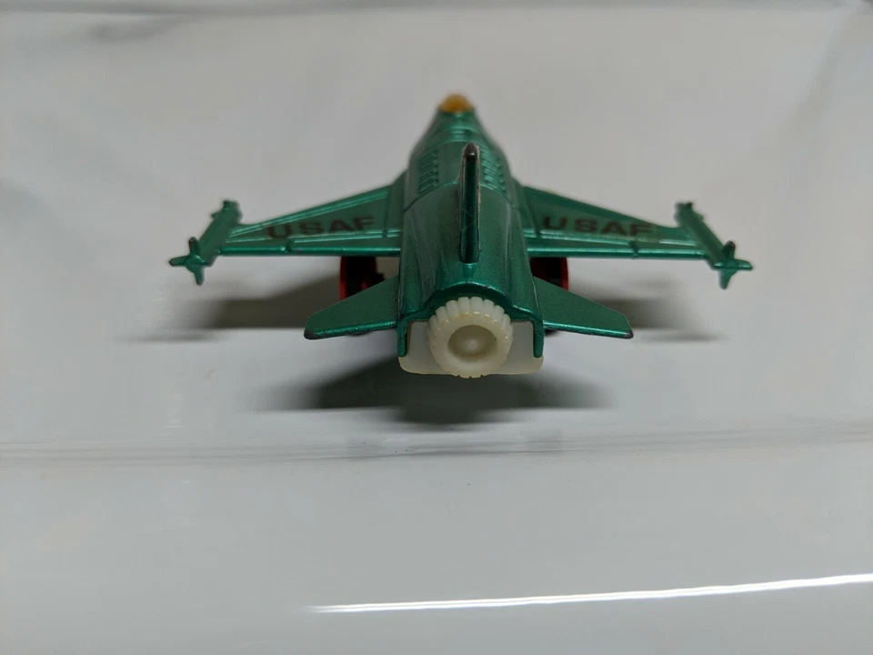 Avión de combate Dyna USAF No. Pullback F-16 Jet Green 2014 hecho en Hong Kong Foto 3 de 4