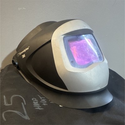 3M Speedglas Auto-Darkening Welding Helmet Black with Auto Darkening Filter