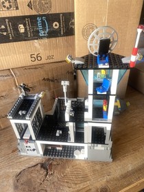 LEGO City 60130 100% Complete Retired 12 / 2017