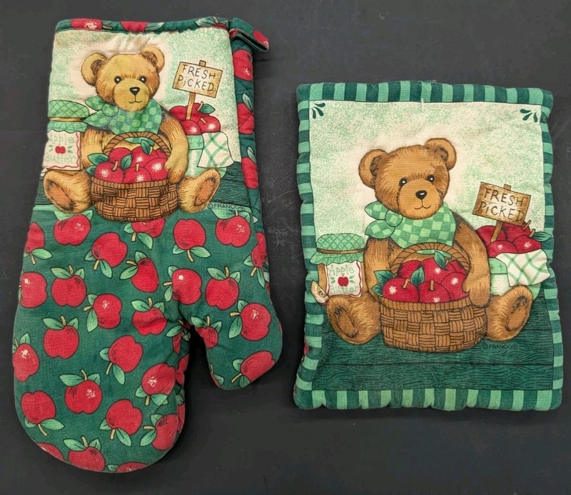 Vintage 90s Bear Oven Mit And Pot Holder Set Apples Grandma Cottage Core