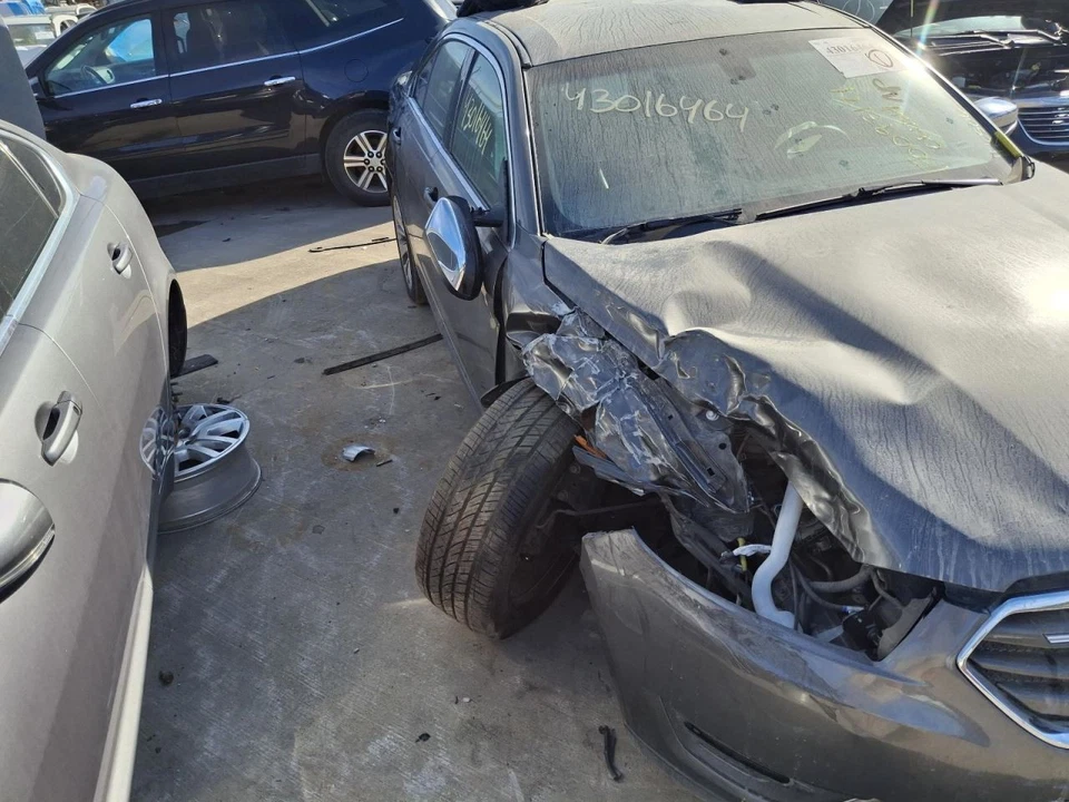 Cuarto de luz trasera del conductor montado en panel para 13-19 TAURUS 3703376 Foto 2 de 4