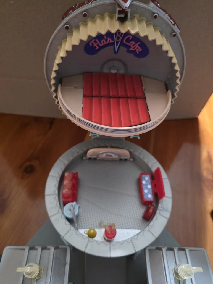 Juego de café Flo's V8 de Disney Pixar Cars Foto 4 de 4