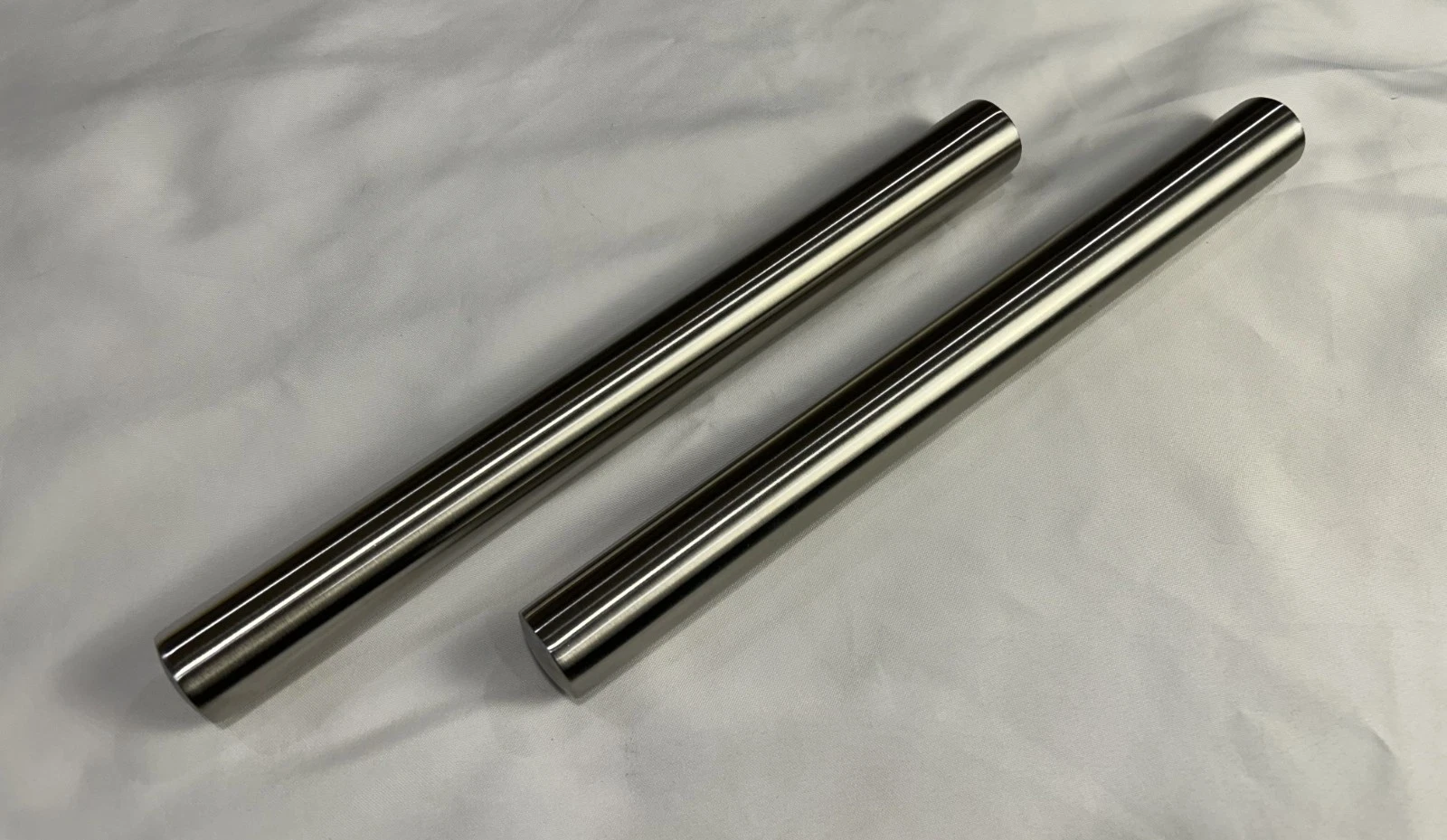 Matching Pair 16" Stainless Steel French Rolling Pins 1.5"Dia **NEW Open Box**
Opens in a new window