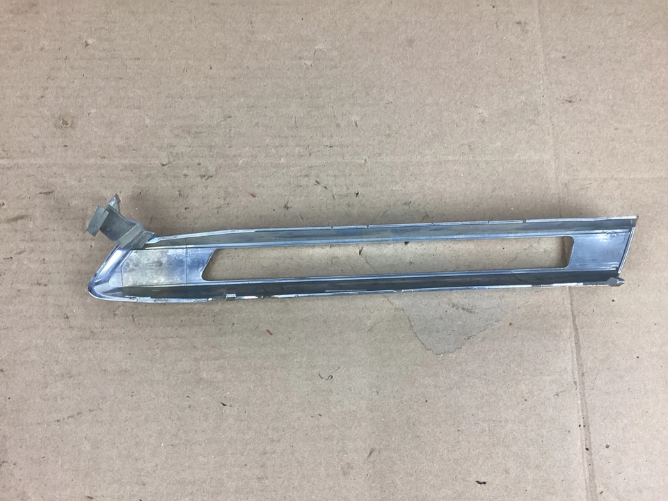 2008-2012 Mercedes-Benz GL450 Left Fog Light Cover Chrome Trim OEM - Image 3 of 4
