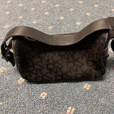 Borsa a tracolla DKNY nera stampa logo borsa cerniera baguette monogramma zip regolazione Y2K