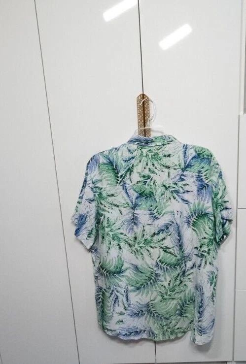 Bali Shirt Men's Size M Casual Button-up Leaf Print  - Image 4 of 4