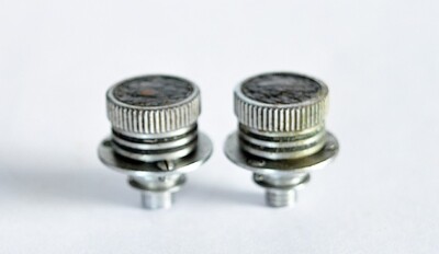2x Rolleiflex 2.8F & 3.5F Camera's Film Spool Knobs+Screws