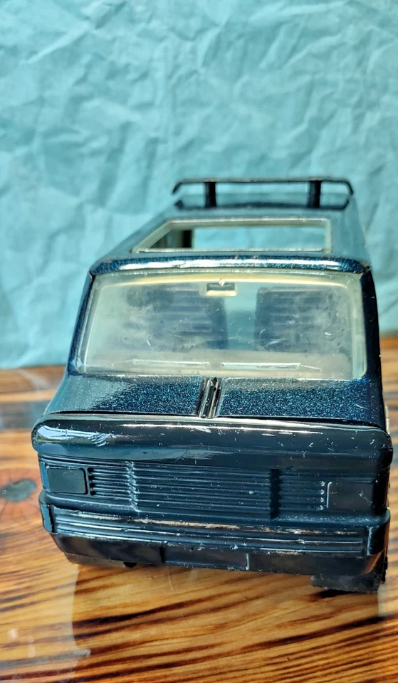 Tonka Red Waller Race Team Van Wallbanger Special USA 1:24 Blue 1980 - Image 2 of 4