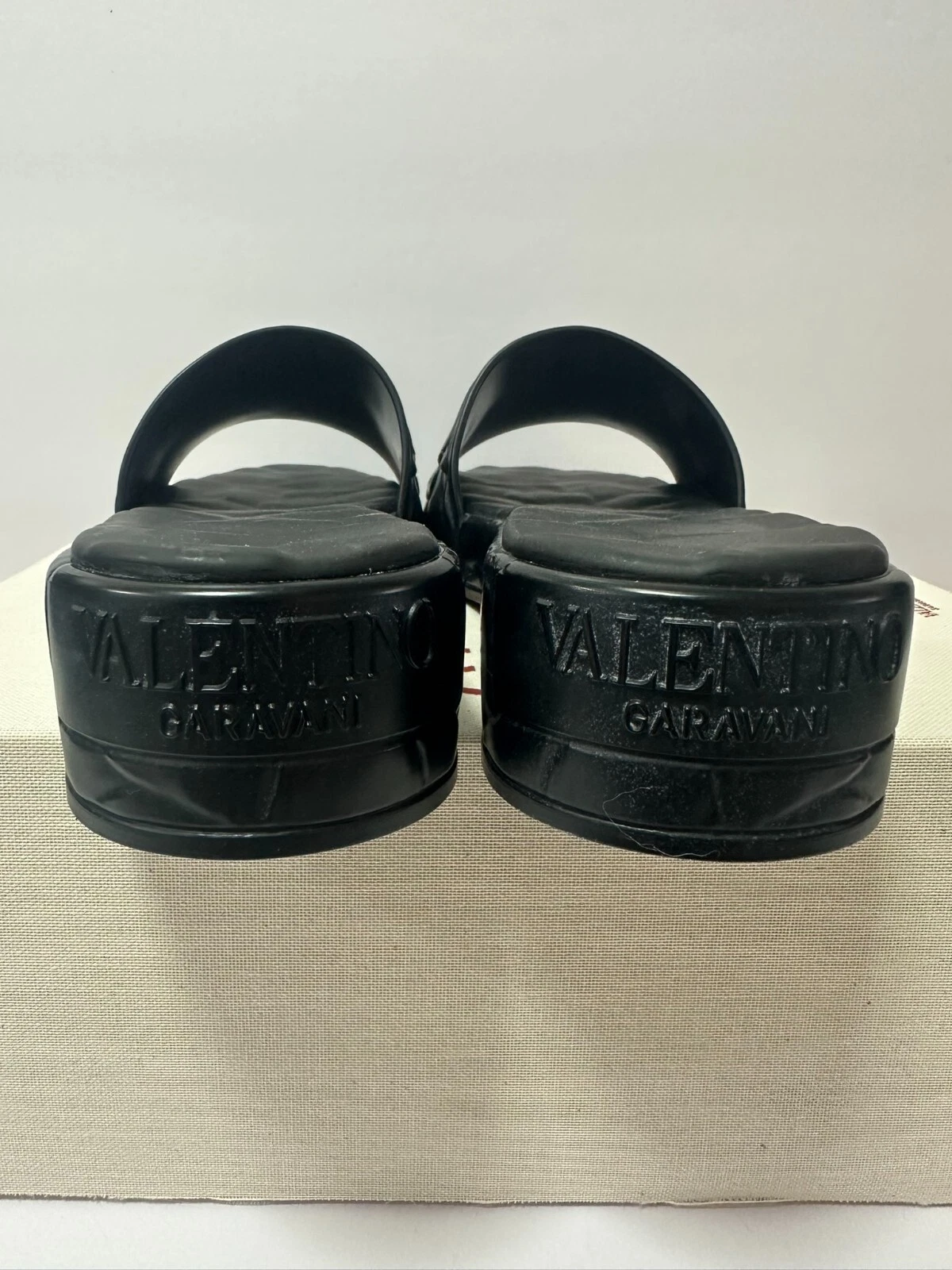 Scivoli scolpiti con plateau Valentino Garavani taglia 40