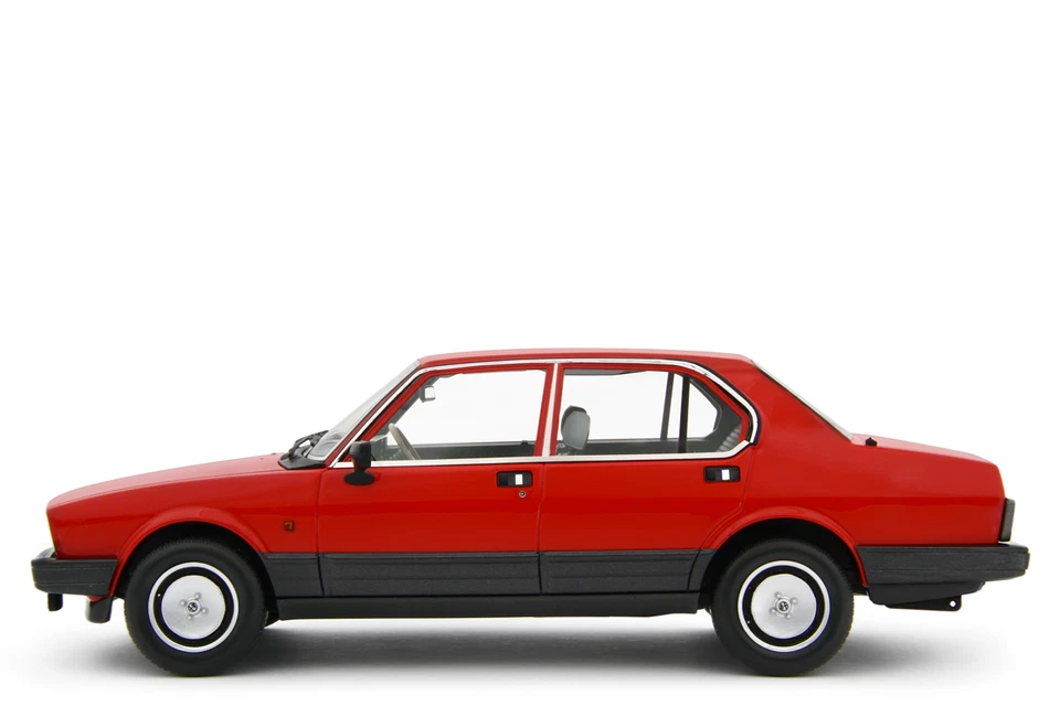 LAUDORACING-MODELS 1:18 Alfetta 2.0i Quadrifoglio Oro 1983-84 LM171C - Immagine 2 di 4