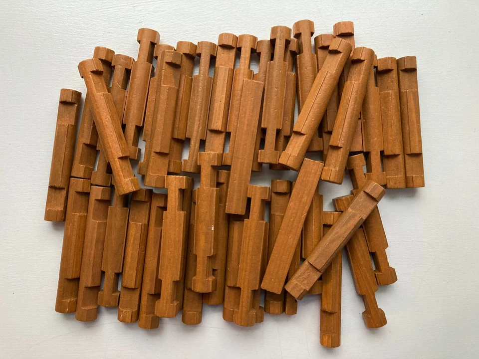 Vintage Lincoln Logs Building Set 180+ Piece Lot Wood Pieces Only - Image 2 of 4