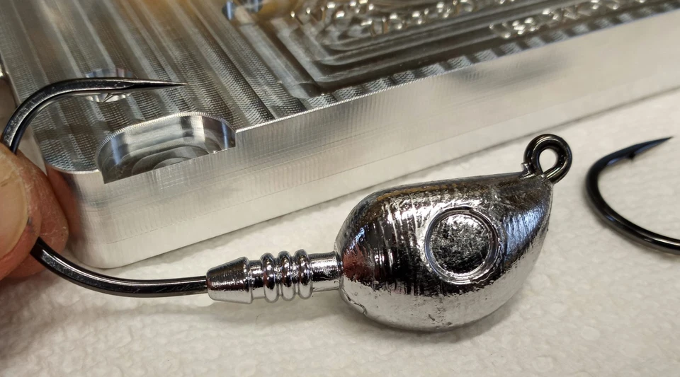 Mullet Jig head Mold -Spotted Seatrout, Flounder, Puppy Drum , 1.50, 2, 2.5 oz - Image 3 of 4