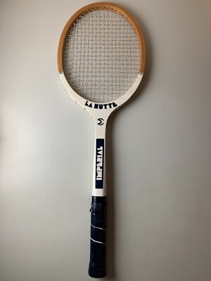 Raquette de tennis vintage « La Hutte » – modèle IMPÉRIAL avec housse tartan | Bois et métal | Années 60-70 - France