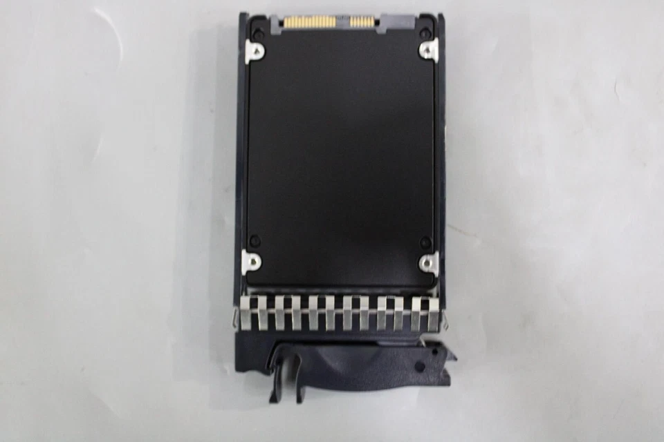 Lenovo 01CX699 400GB S3200 S4200 01CX698 Storage 2.5'' SAS 12G SSD NEW - Image 4 of 4