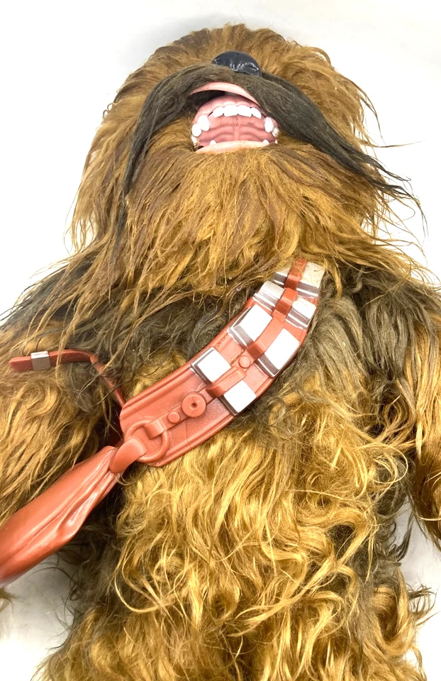 Peluche Chewbacca Star Wars Ultimate Co-Pilot Chewie Interactive FurReal 41 cms Foto 2 de 4