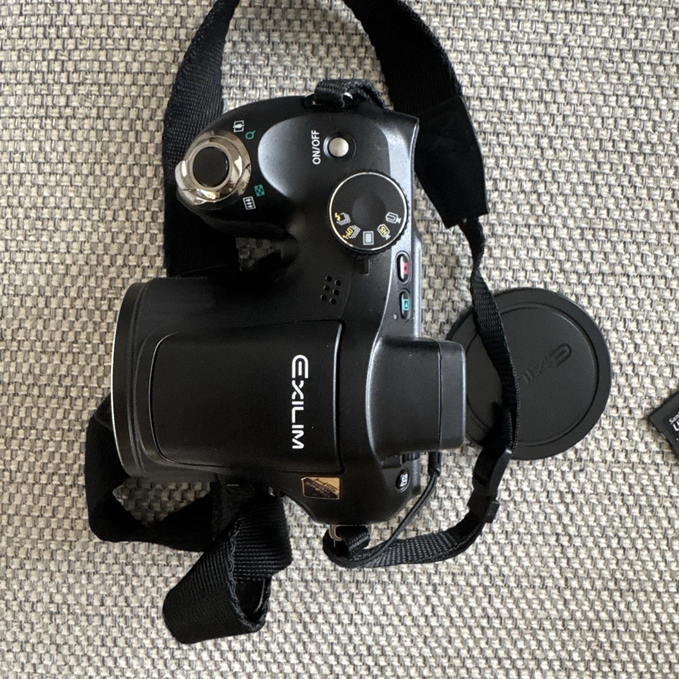 Casio Exilim EX-FH20 Zoom High Speed Compact Digital Camera Black   - Image 3 of 4