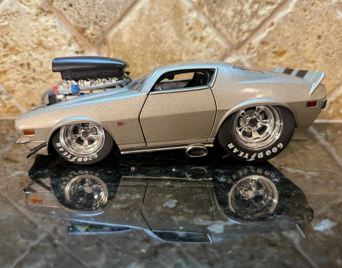 Muscle Machines Chevrolet Camaro Contemporary Manufacture Diecast