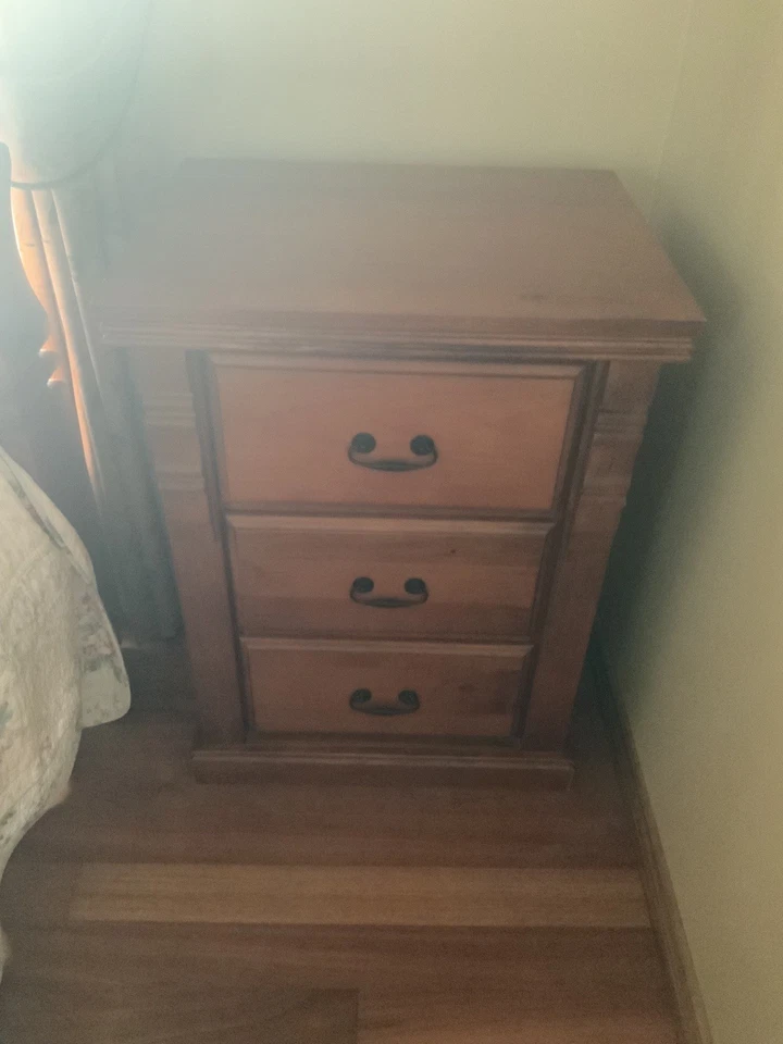 Queen Bedroom Suite Wood - image 3 of 3