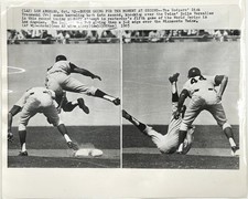 1965 Type-1 Original LA DODGERS vs. TWINS DICK TRACEWSKI & ZOILE VERSALLES Photo