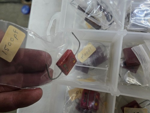 assortment SILVER MICA CAPACITORS, Came from Wright Patterson AFB NOS items - Picture 5 of 21