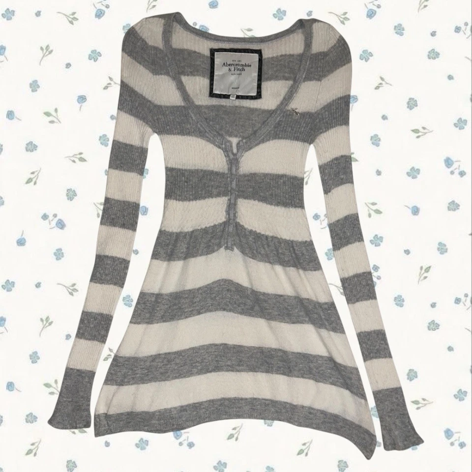 Vintage Y2K Abercrombie & Fitch Grey & White Striped Henley Babydoll Sweater- M - Image 3 of 4